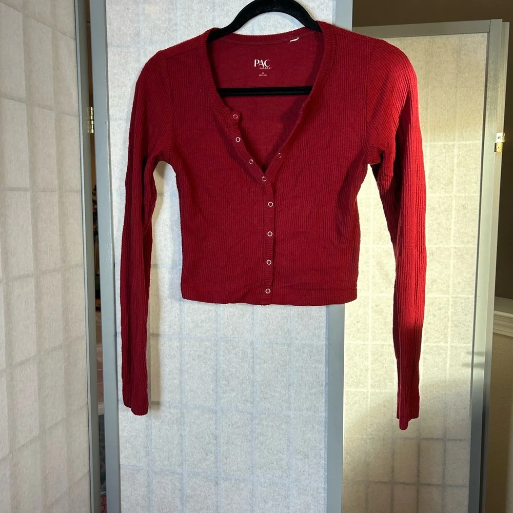 PAC Sun red long sleeve top with front buttons - Picture 1 of 5